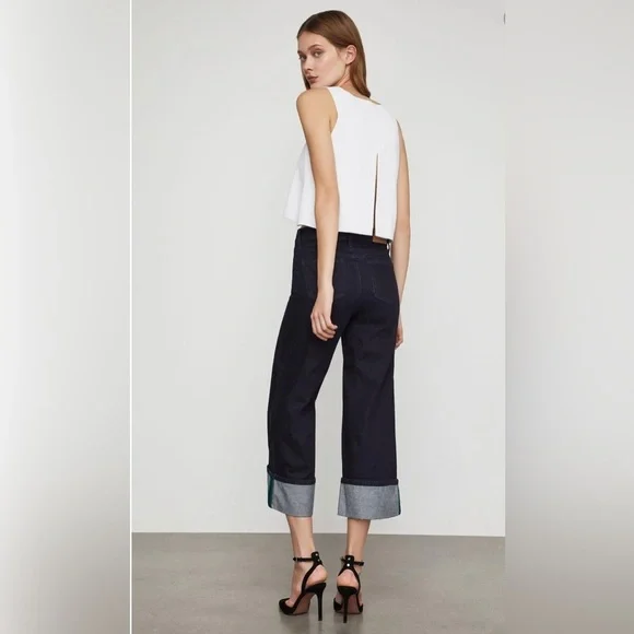 NWT BCBGMAXAZRIA Cropped Wide-Leg Jeans in Rinse Wash Corred, Size 28